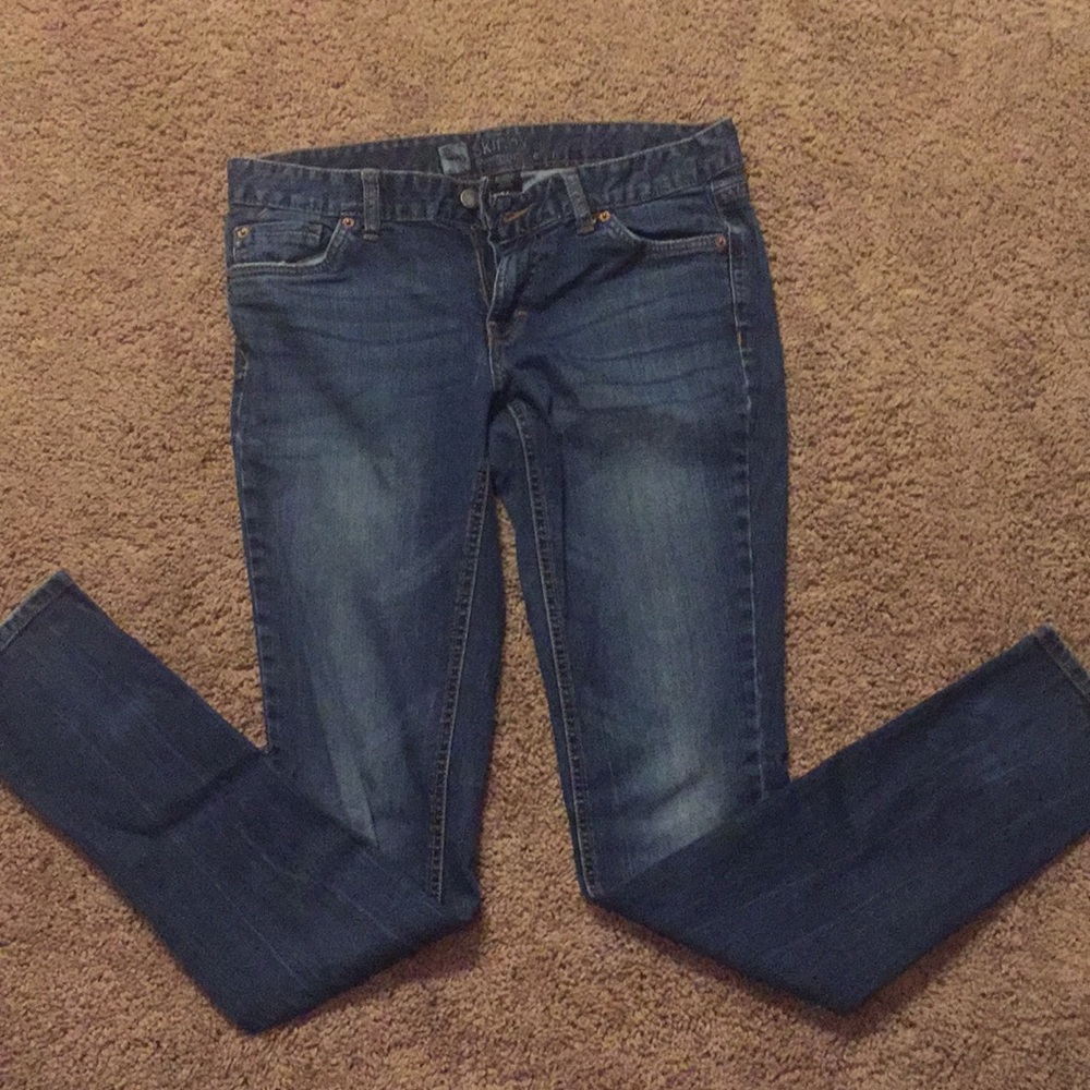🏠MOVIN SALE 🏠 skinny jeans
